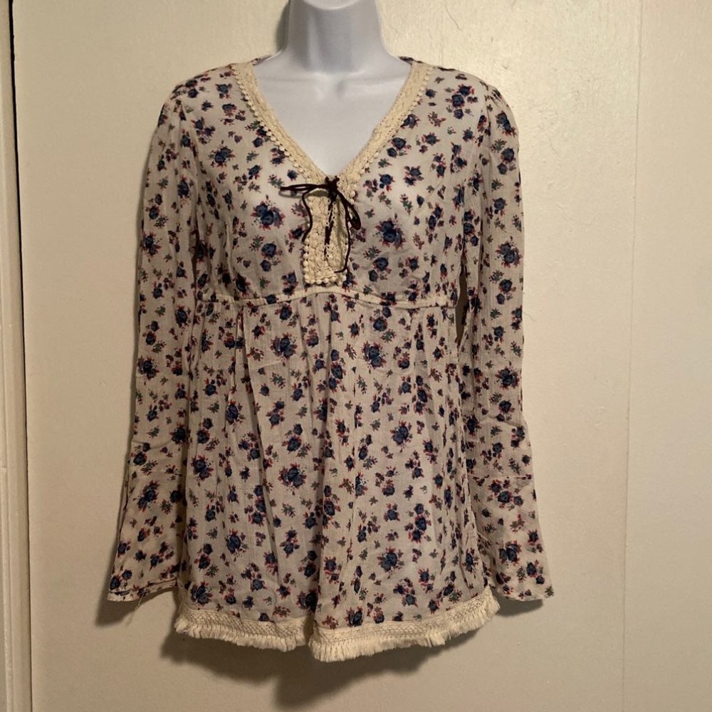 Decree Boho Cottage Core Lace Front Peasant Blouse